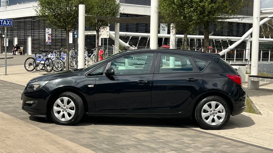 OPEL Astra -