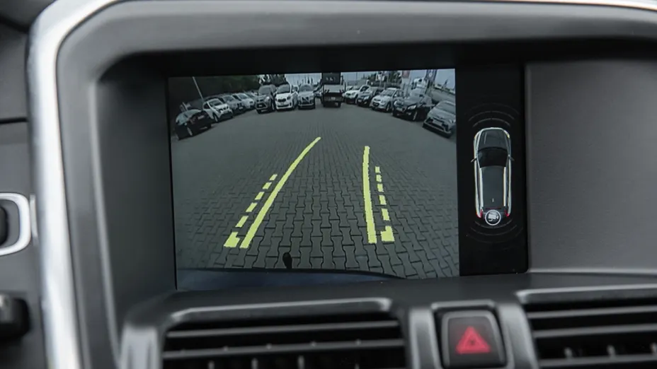 VOLVO XC60 -
