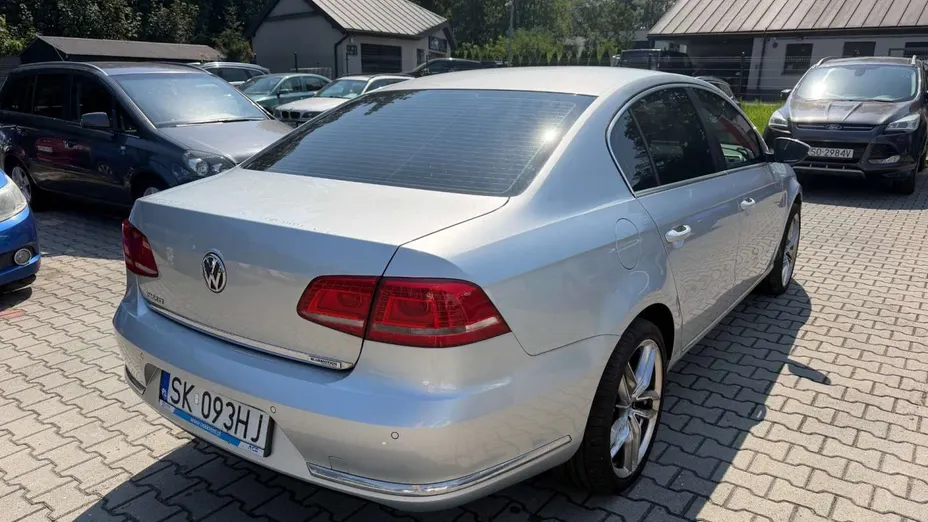 VOLKSWAGEN Passat -