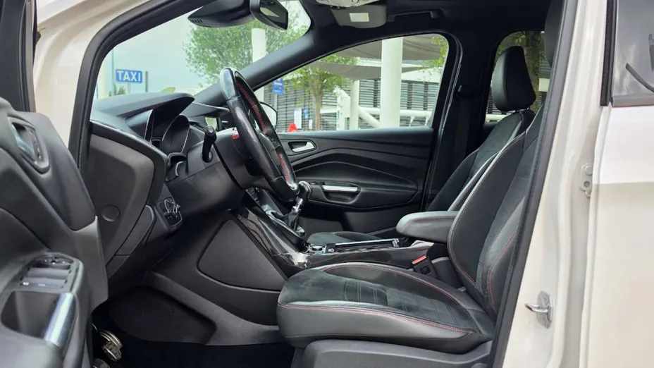 FORD Kuga -