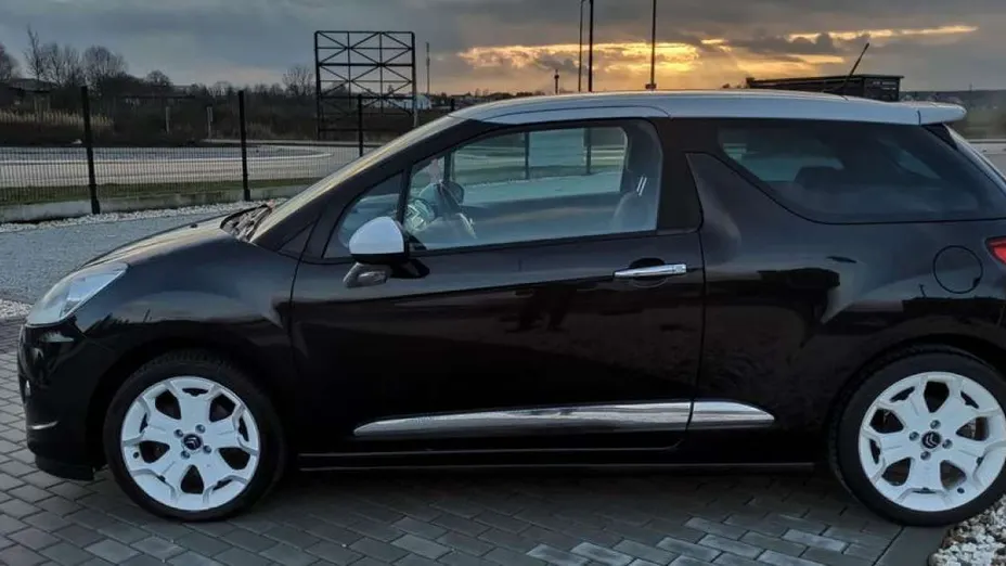 CITROEN DS3 -