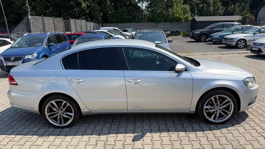VOLKSWAGEN Passat -