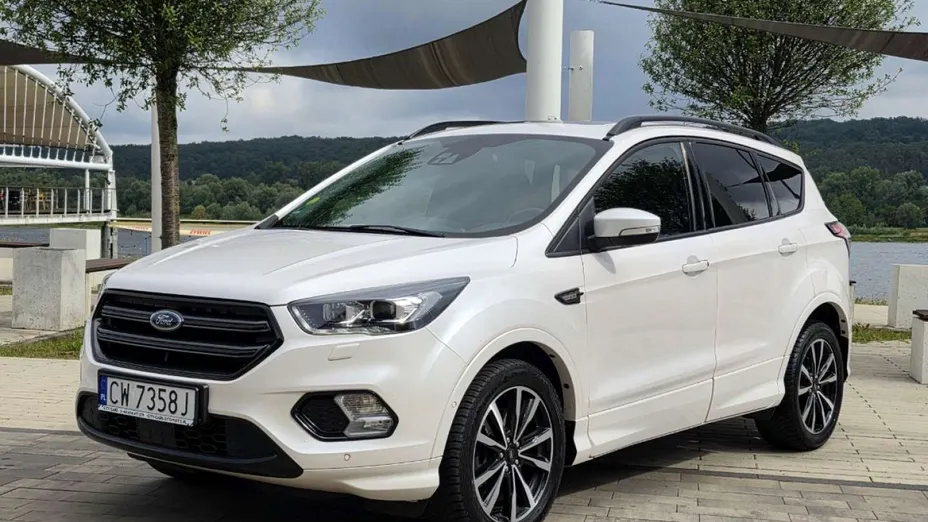 FORD Kuga -