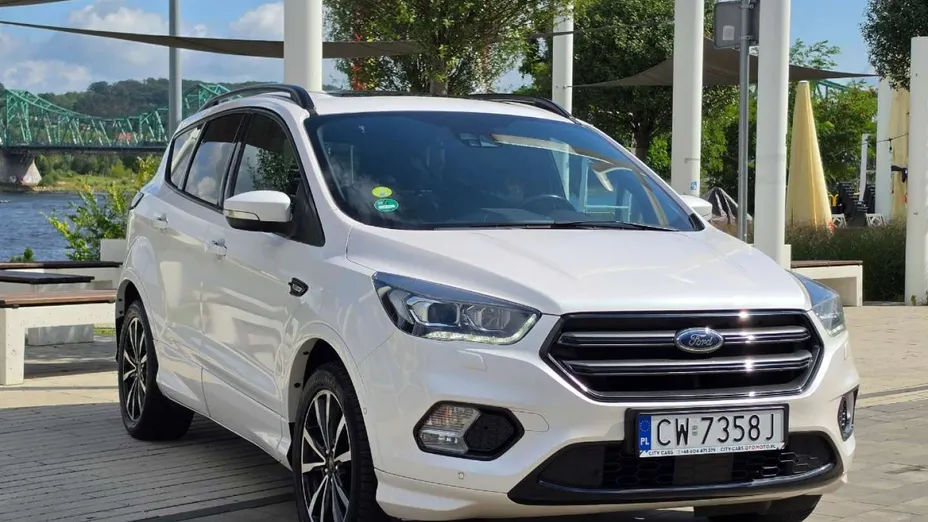 FORD Kuga -