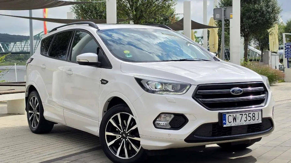 FORD Kuga -