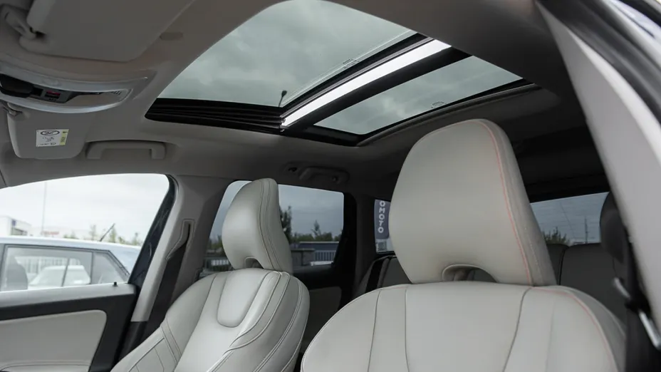VOLVO XC60 -