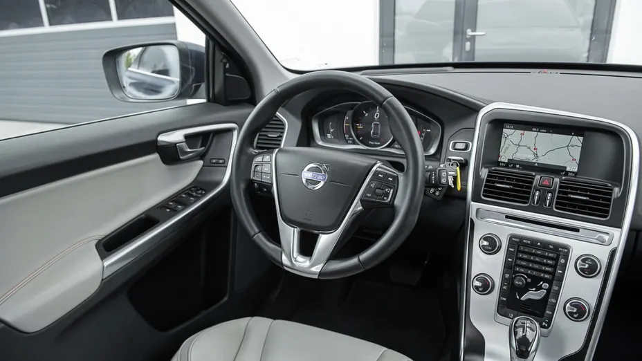 VOLVO XC60 -