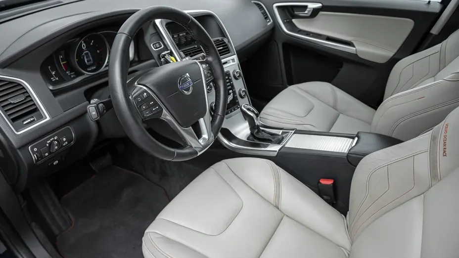 VOLVO XC60 -