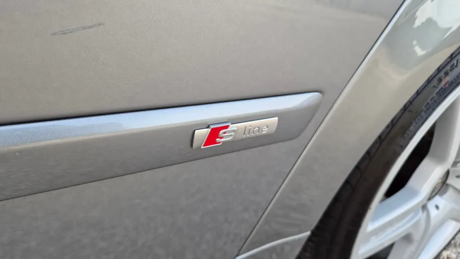 AUDI A4 -
