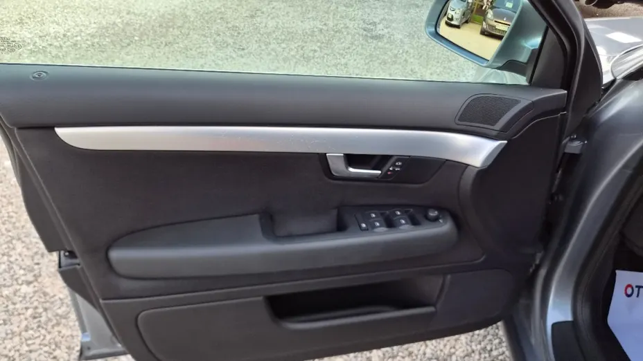 AUDI A4 -