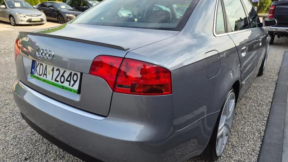 AUDI A4 -