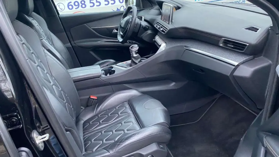 PEUGEOT 3008 -
