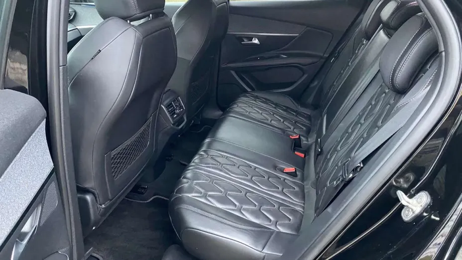 PEUGEOT 3008 -