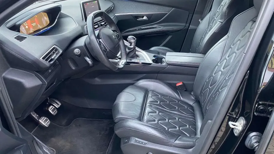 PEUGEOT 3008 -