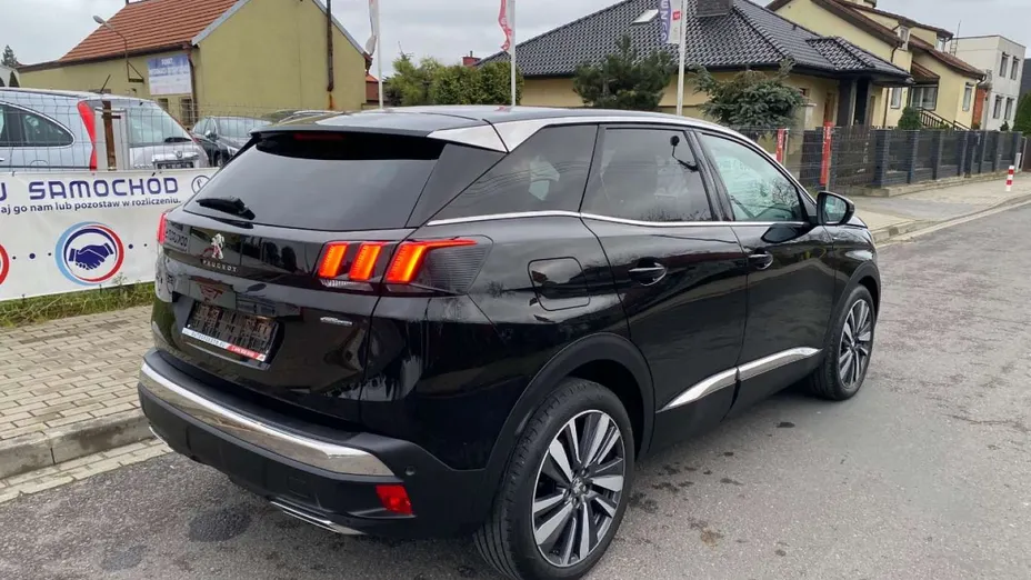 PEUGEOT 3008 -