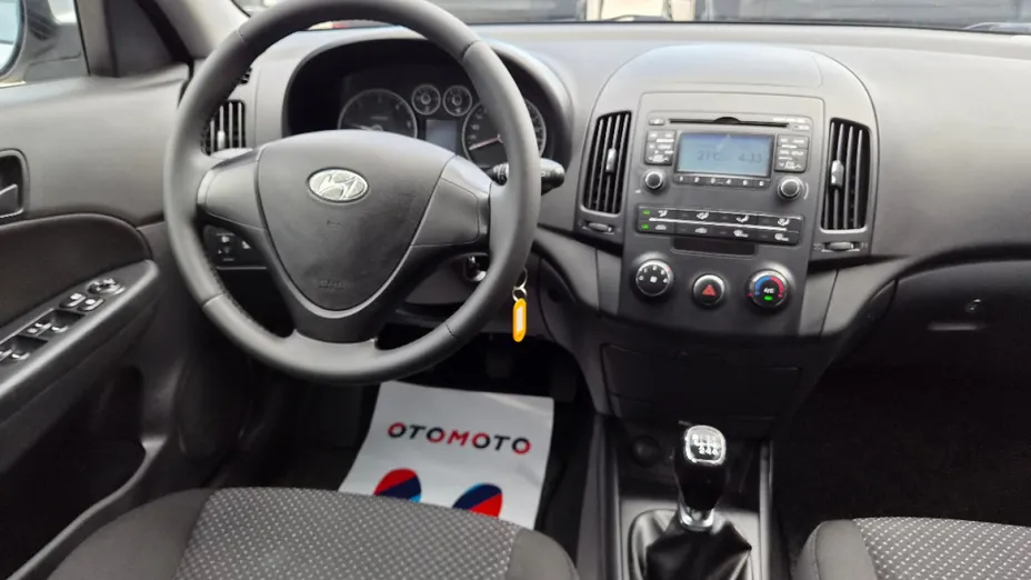 HYUNDAI i30 -