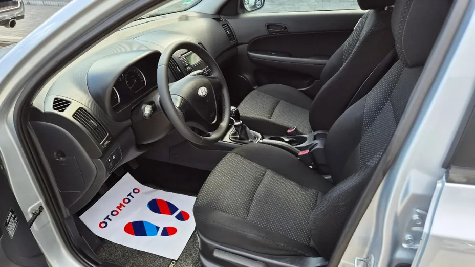 HYUNDAI i30 -