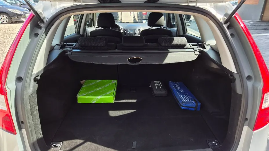 HYUNDAI i30 -