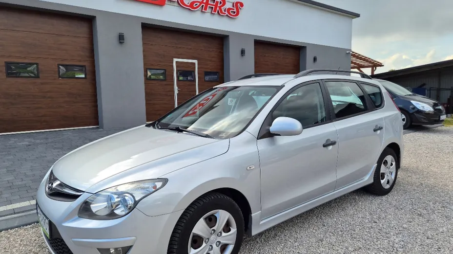 HYUNDAI i30 -