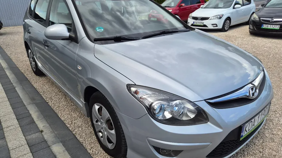 HYUNDAI i30 -