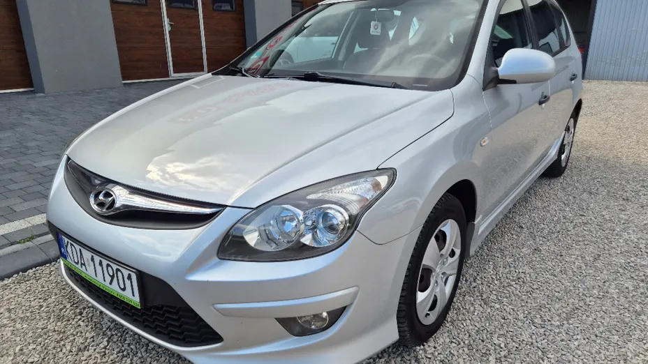 HYUNDAI i30 -
