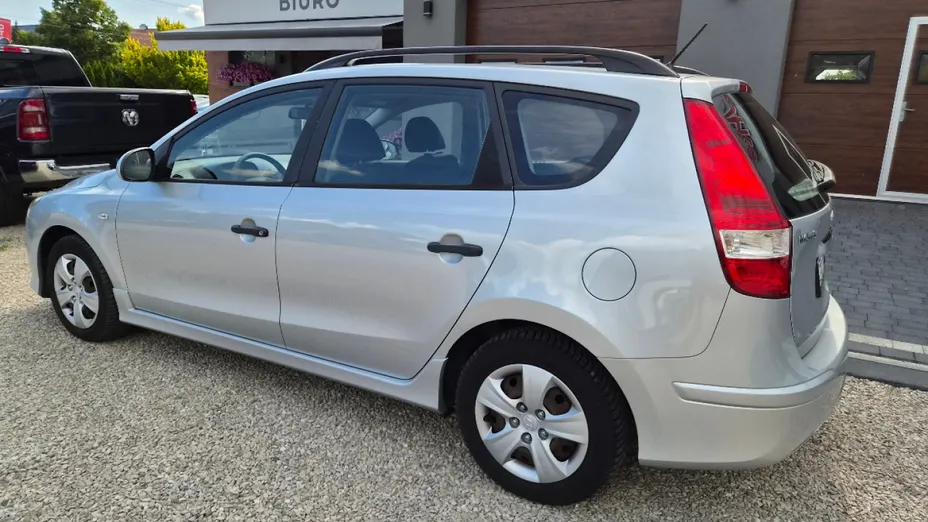 HYUNDAI i30 -