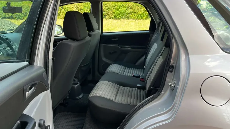 SUZUKI SX4 -