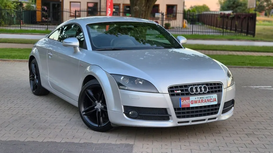 AUDI TT -