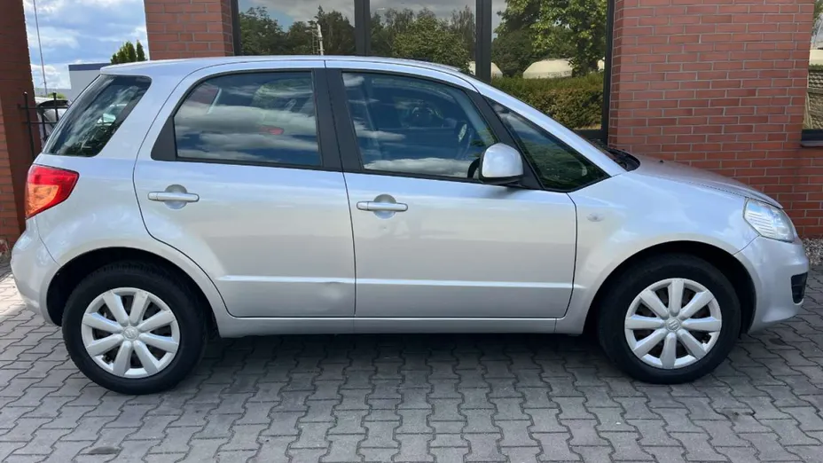 SUZUKI SX4 -