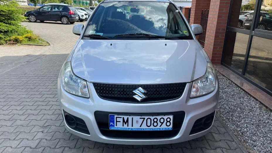 SUZUKI SX4 -