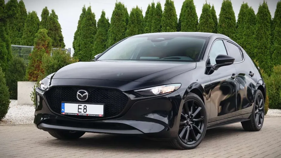 MAZDA 3 -