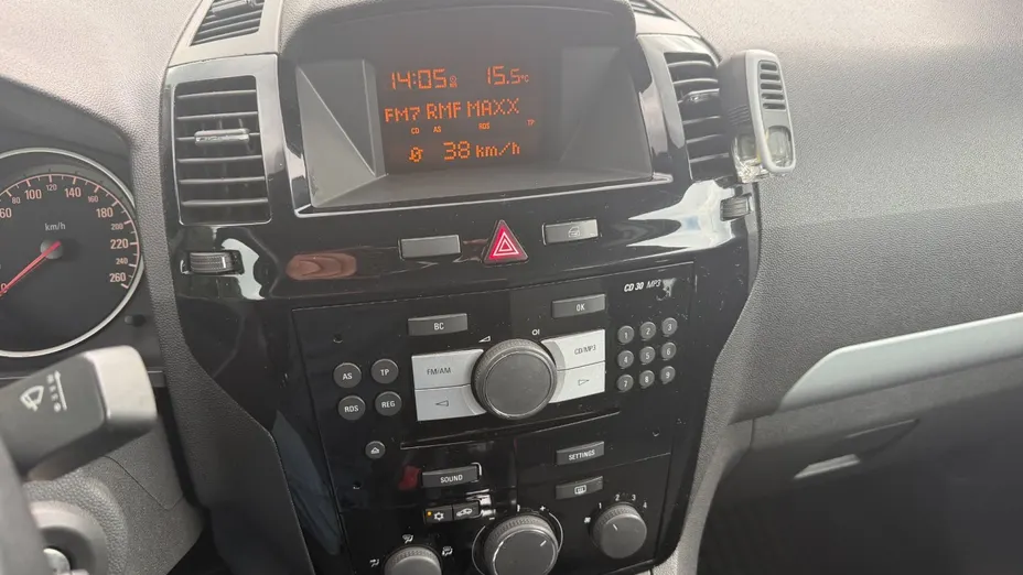 OPEL Zafira -