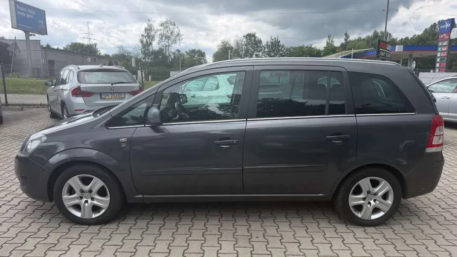 OPEL Zafira -
