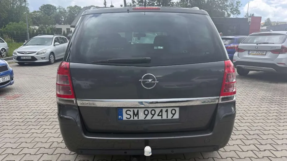 OPEL Zafira -