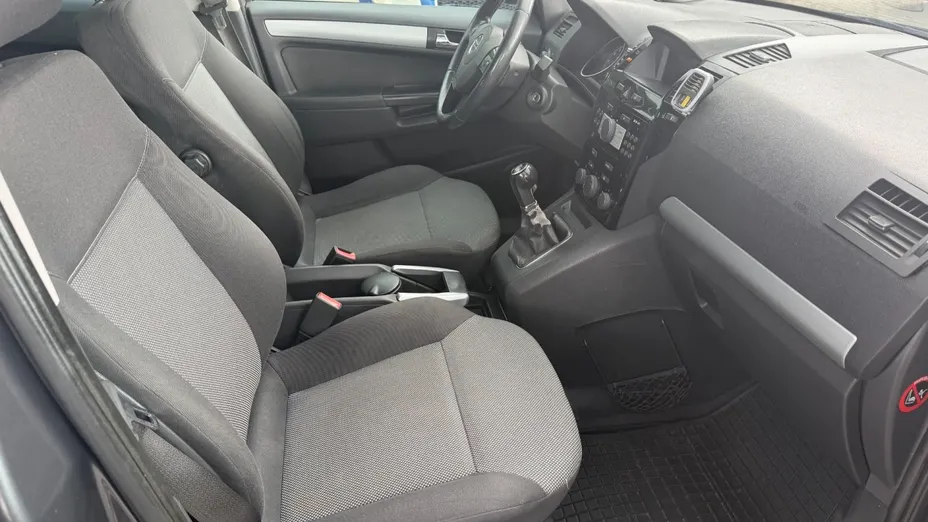 OPEL Zafira -