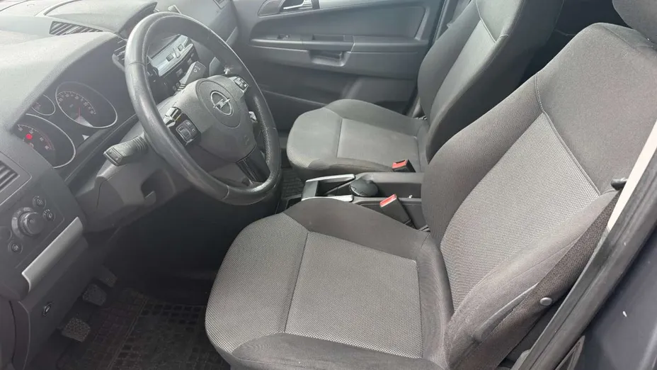 OPEL Zafira -