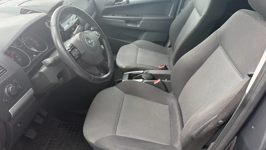 OPEL Zafira -