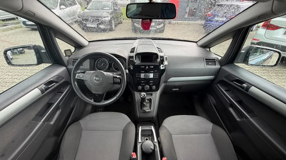 OPEL Zafira -