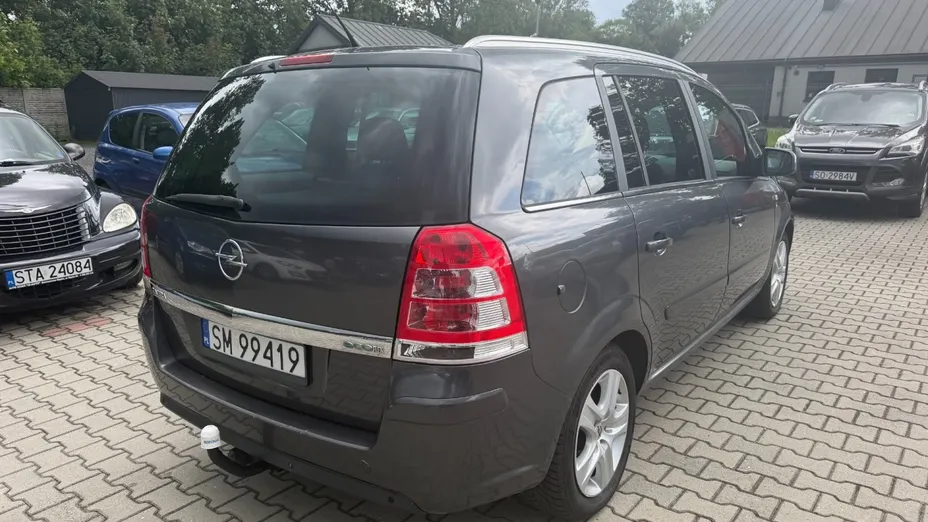 OPEL Zafira -