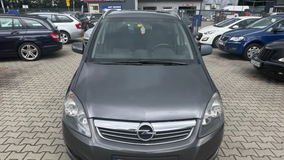 OPEL Zafira -