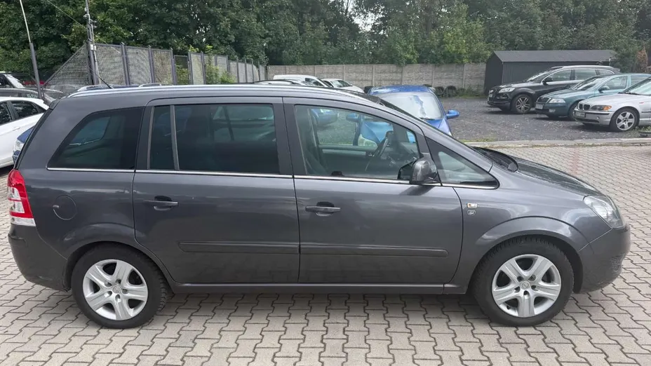 OPEL Zafira -