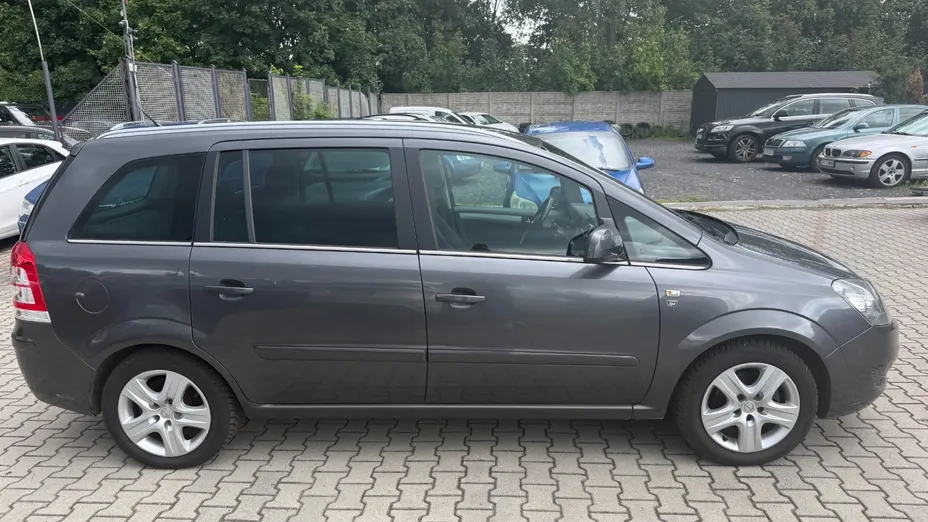 OPEL Zafira -