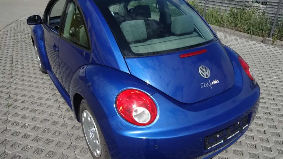 VOLKSWAGEN New Beetle -