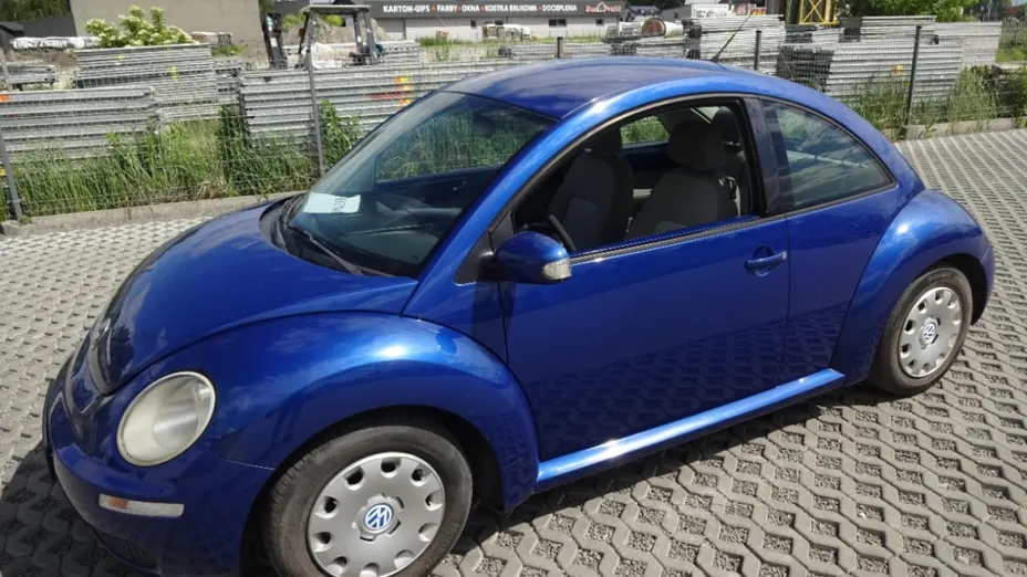 VOLKSWAGEN New Beetle -