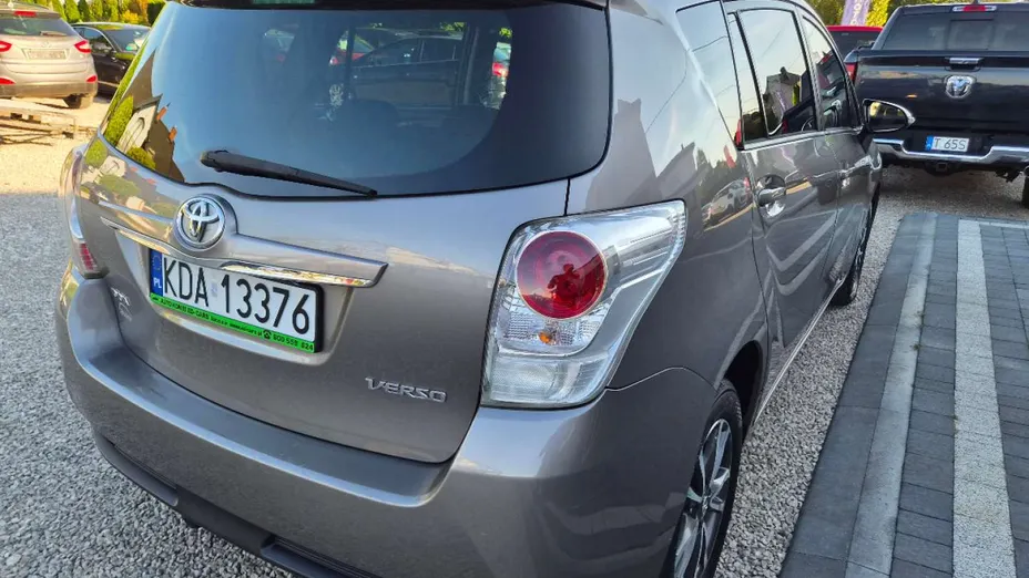 TOYOTA Verso -