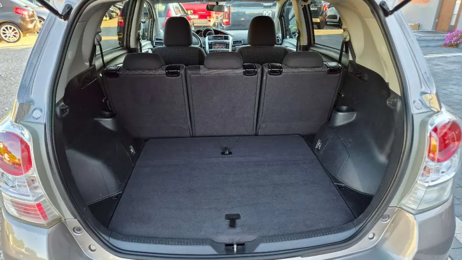 TOYOTA Verso -