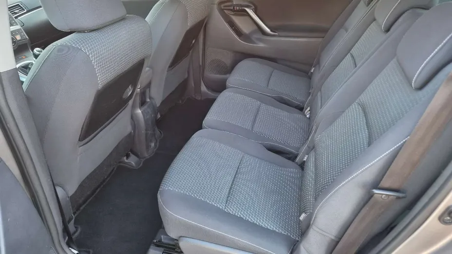 TOYOTA Verso -
