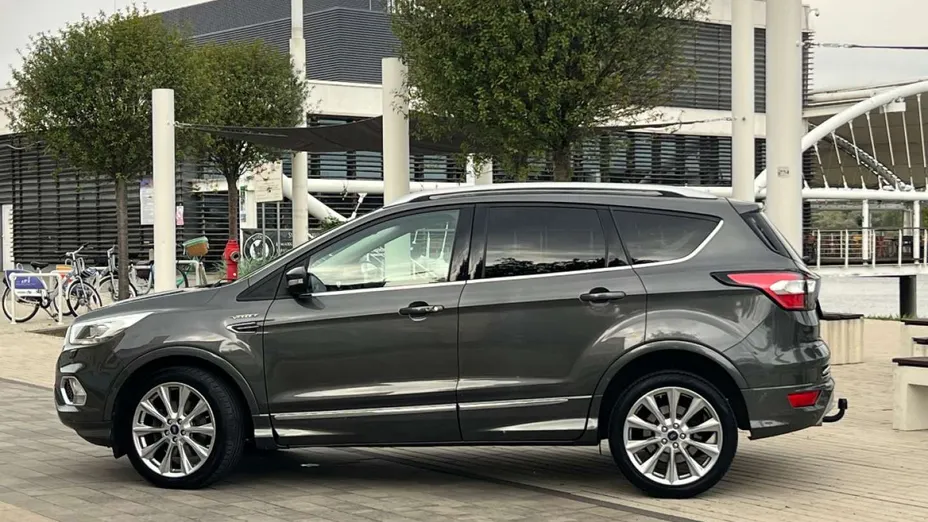 FORD Kuga -