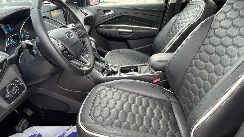 FORD Kuga -