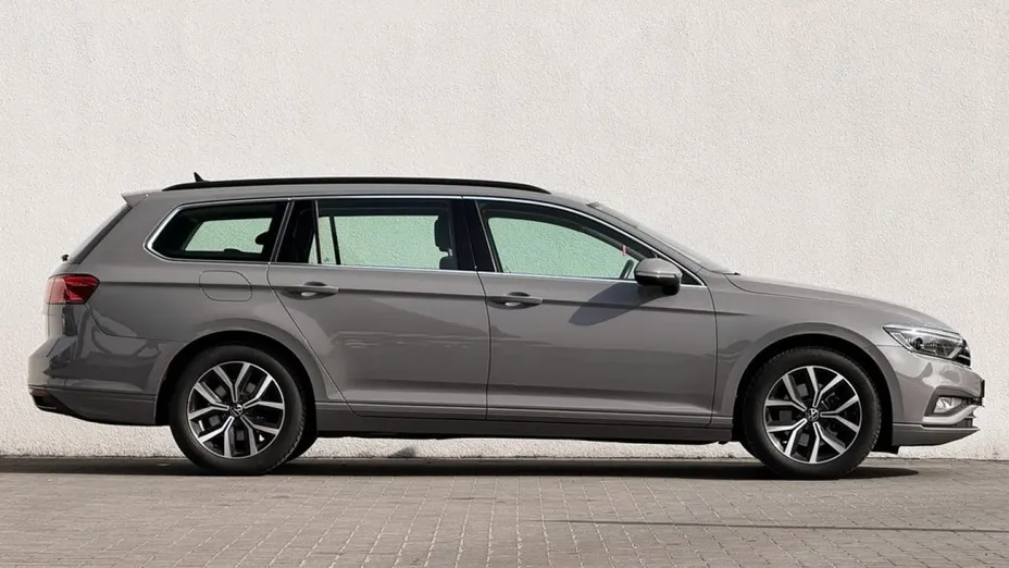 VOLKSWAGEN Passat -